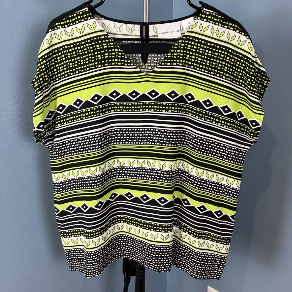 Alfred Dunner Women’s Black/Lime Green Geometric Top Size 12
